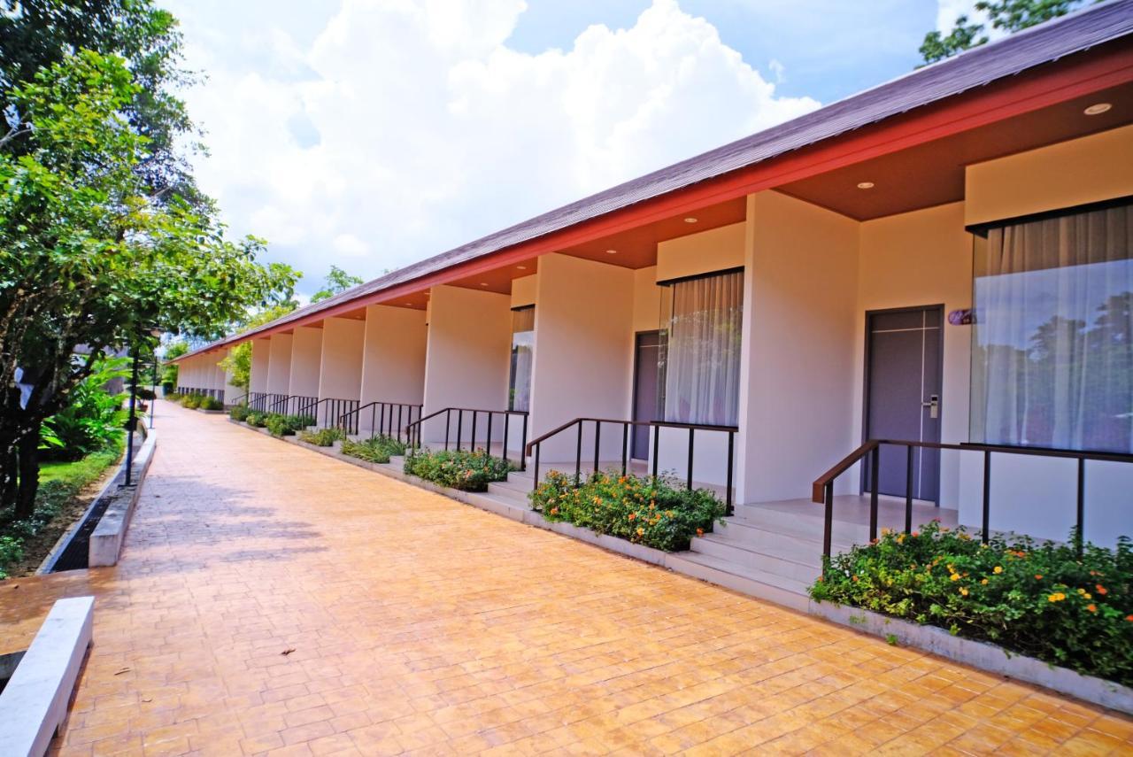 Hotel Rnana Grand Phang Nga Exterior foto