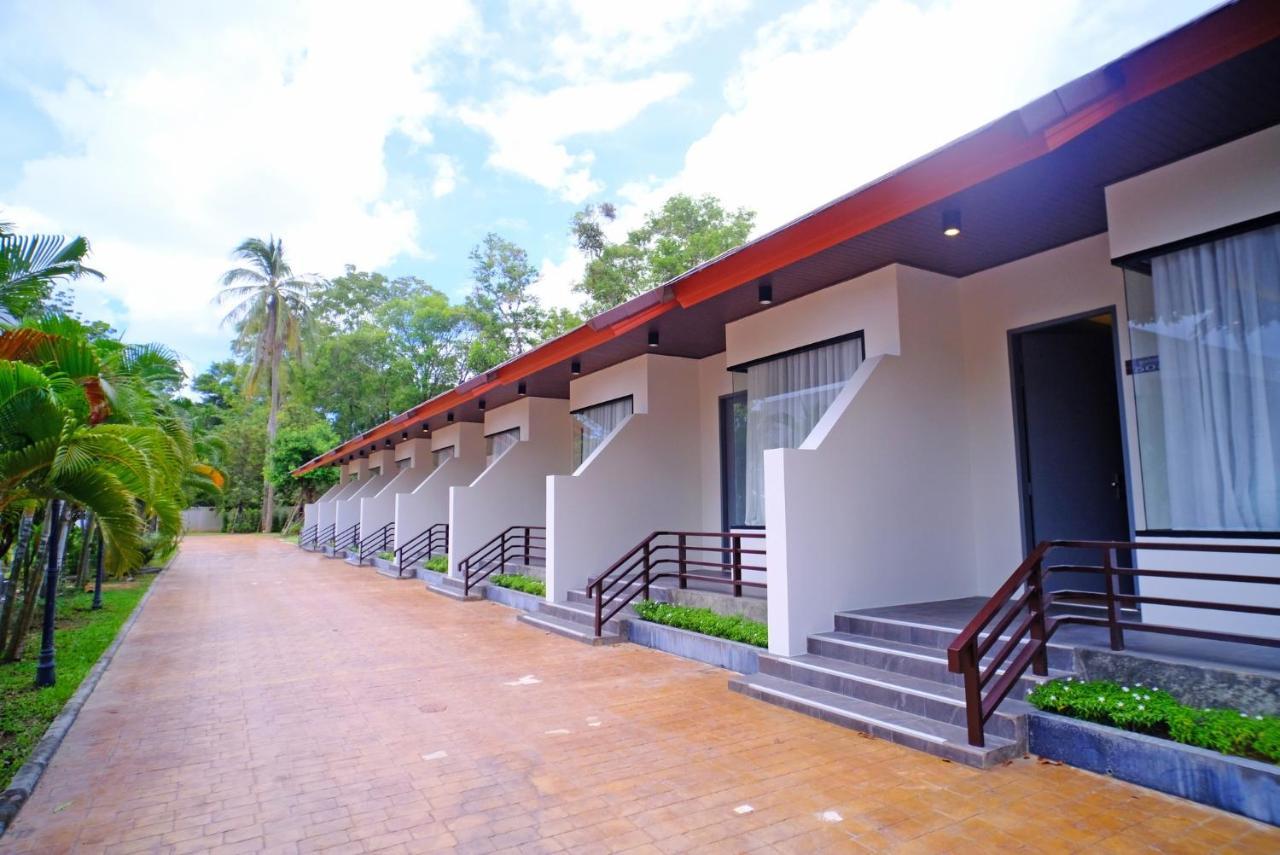 Hotel Rnana Grand Phang Nga Exterior foto